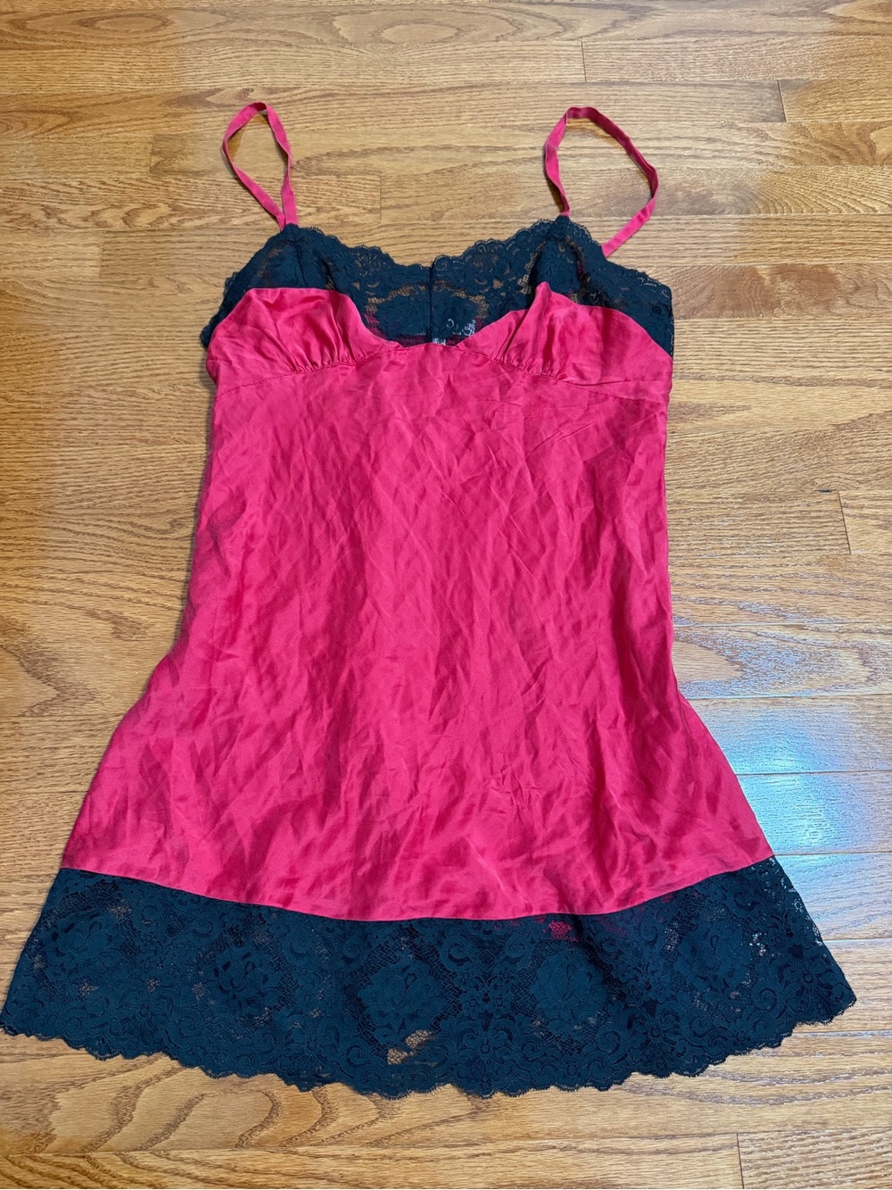 Vintage Women's Red and Black Slip